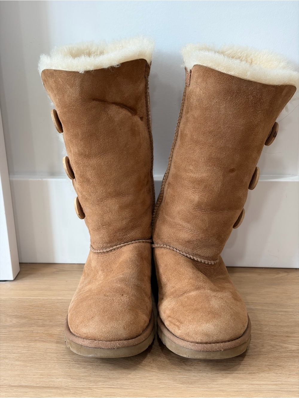 Ugh Womenβs Chestnut Bailey Button Boots